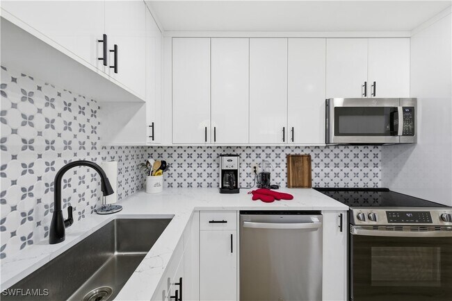 Building Photo - 2261 11th St N