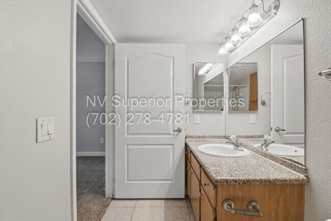 Building Photo - SW!! First floor unit with Balcony!! Gated!! Clubhouse!!  Community pool!! Spa!! Exercise Room!! ...