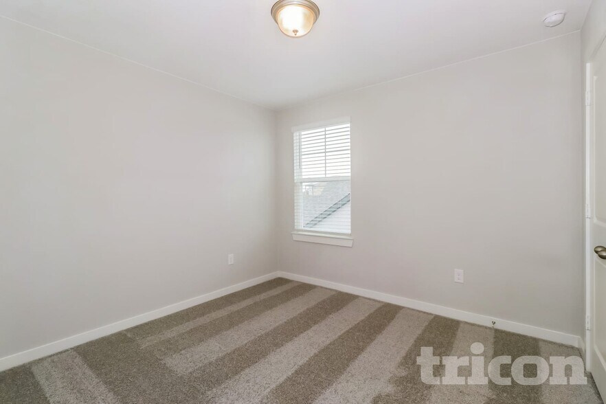 Building Photo - 1741 Mexican Heather Dr