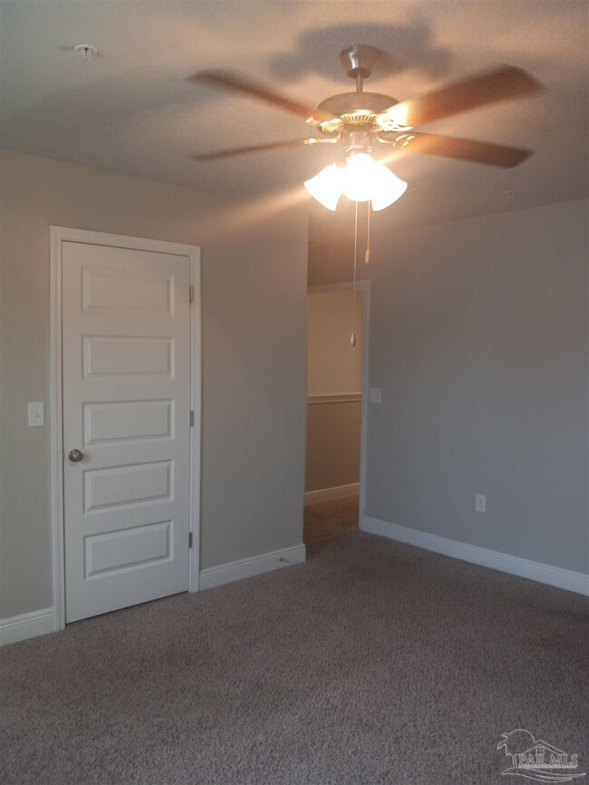 Building Photo - 6077 Royal Port Ct