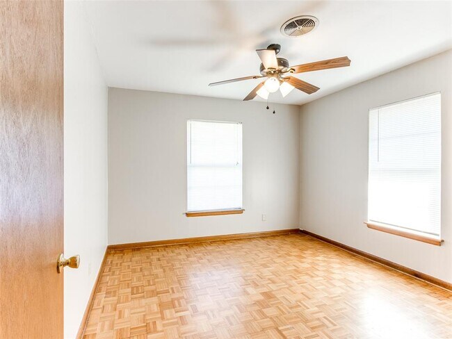 Building Photo - 1804 Melrose Dr