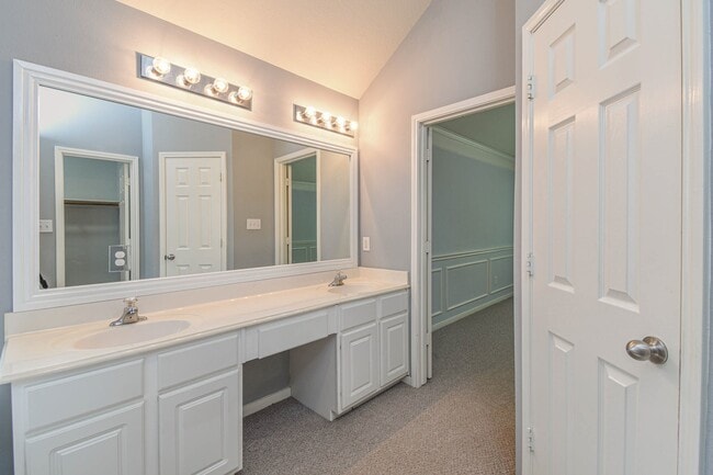 Building Photo - 430 Spindle Ridge Dr