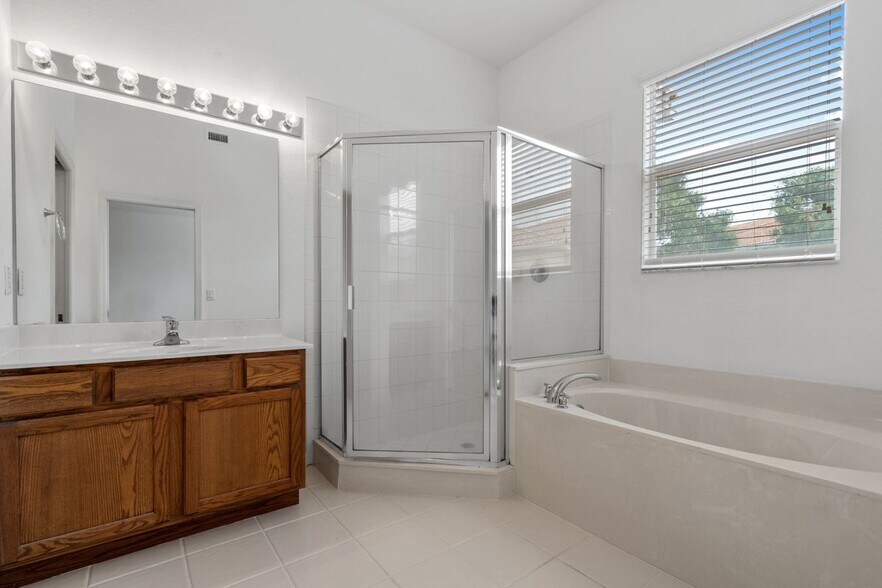 Building Photo - 16217 Via Solera Cir