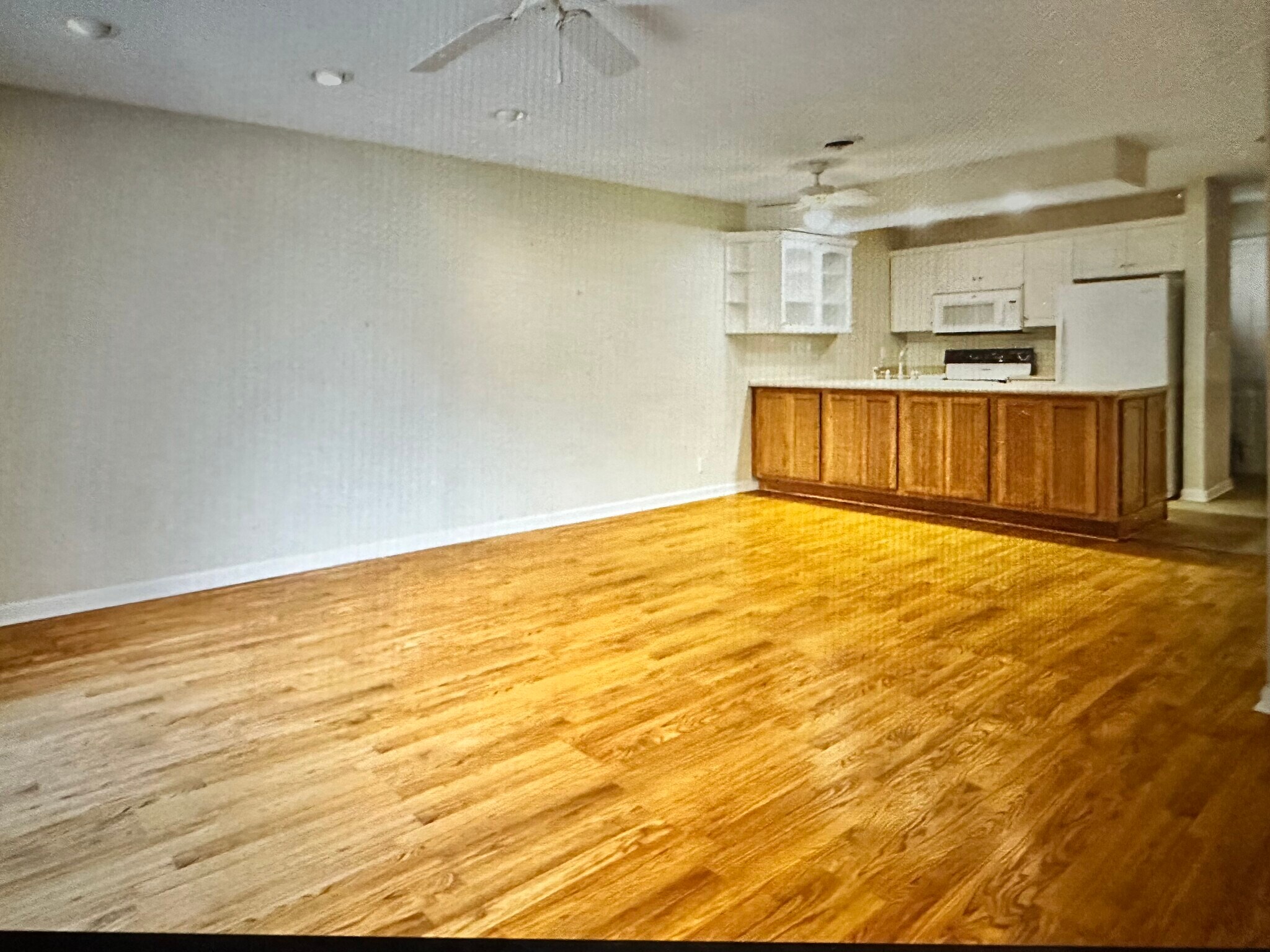 Building Photo - 38 Lakeshore Ln