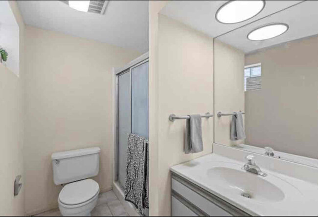 Building Photo - 10110 Dandridge Dr