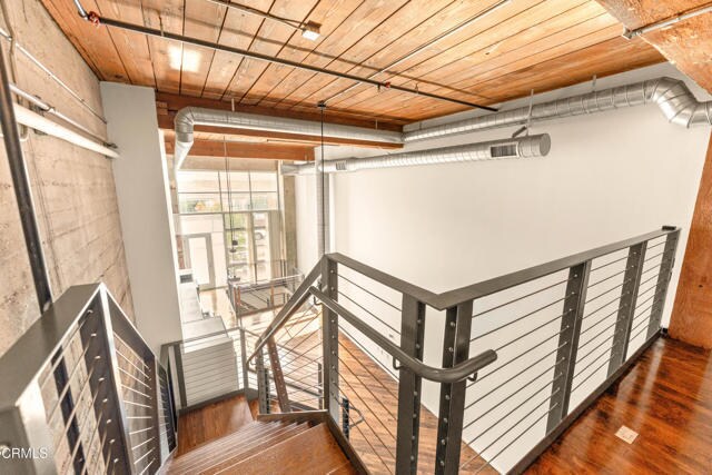 Building Photo - 530 S Hewitt St