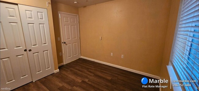 Building Photo - 2 br, 2 bath Condo - 33020 10th Ave SW Uni...