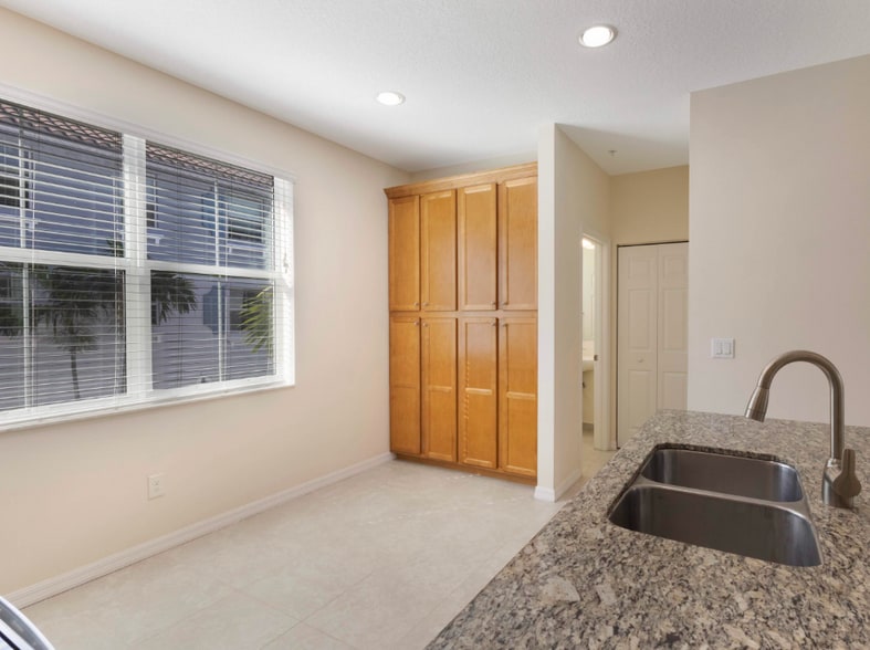 Building Photo - 1247 Via de Fossi