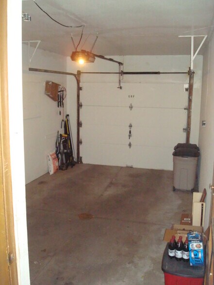 Building Photo - 2308 Mayflower Ave