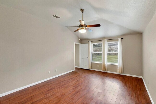 Building Photo - Spacious Family Home with Room to Grow