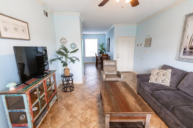 Building Photo - 7000 Seawall Blvd
