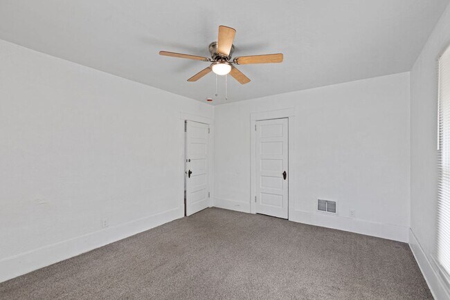 Building Photo - 1615 11th Ave