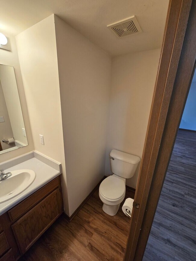 Building Photo - 1001-1017 Rockefeller Ln