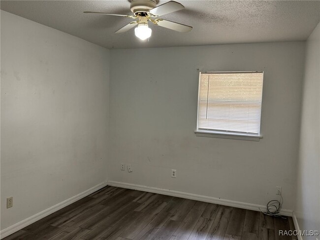 Building Photo - 6348 S Suncoast Blvd