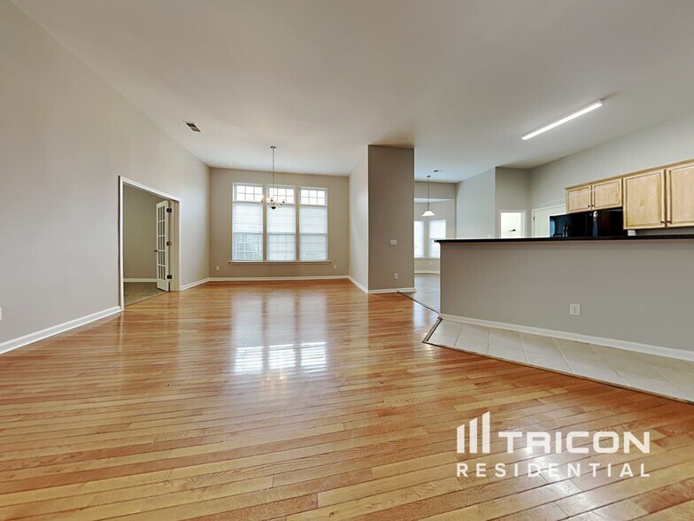 Building Photo - 123 Hearthwood Cir