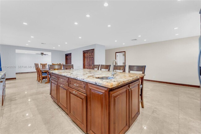 Building Photo - 601 N 44th Ave