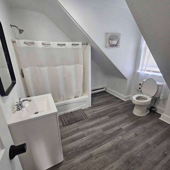 Building Photo - 141 Wendell St