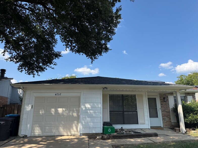 Building Photo - 4757 China Rose Dr
