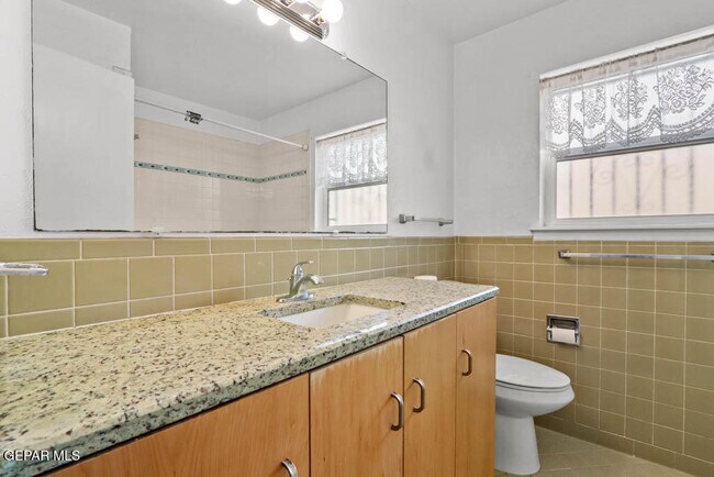 Building Photo - 10529 Texwood Ave