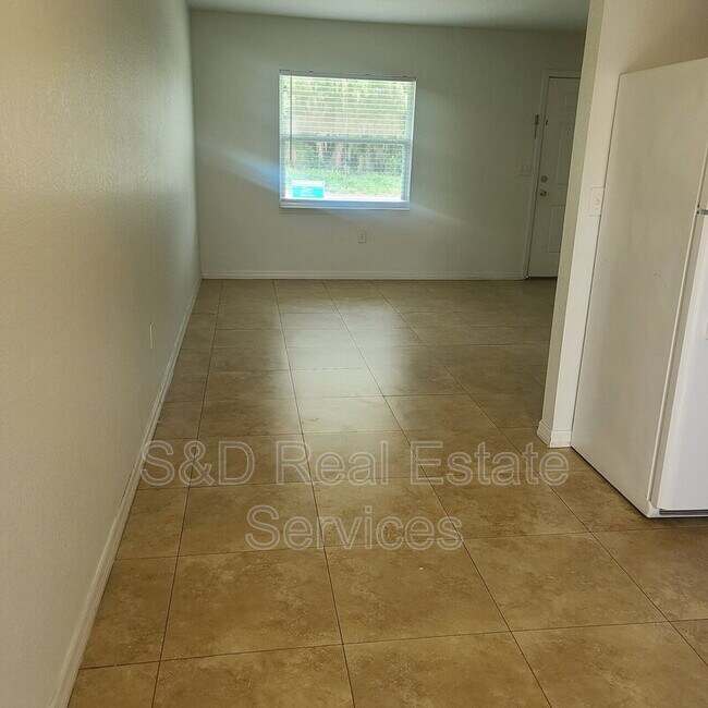 Building Photo - 2415 S Crystal Lake Dr