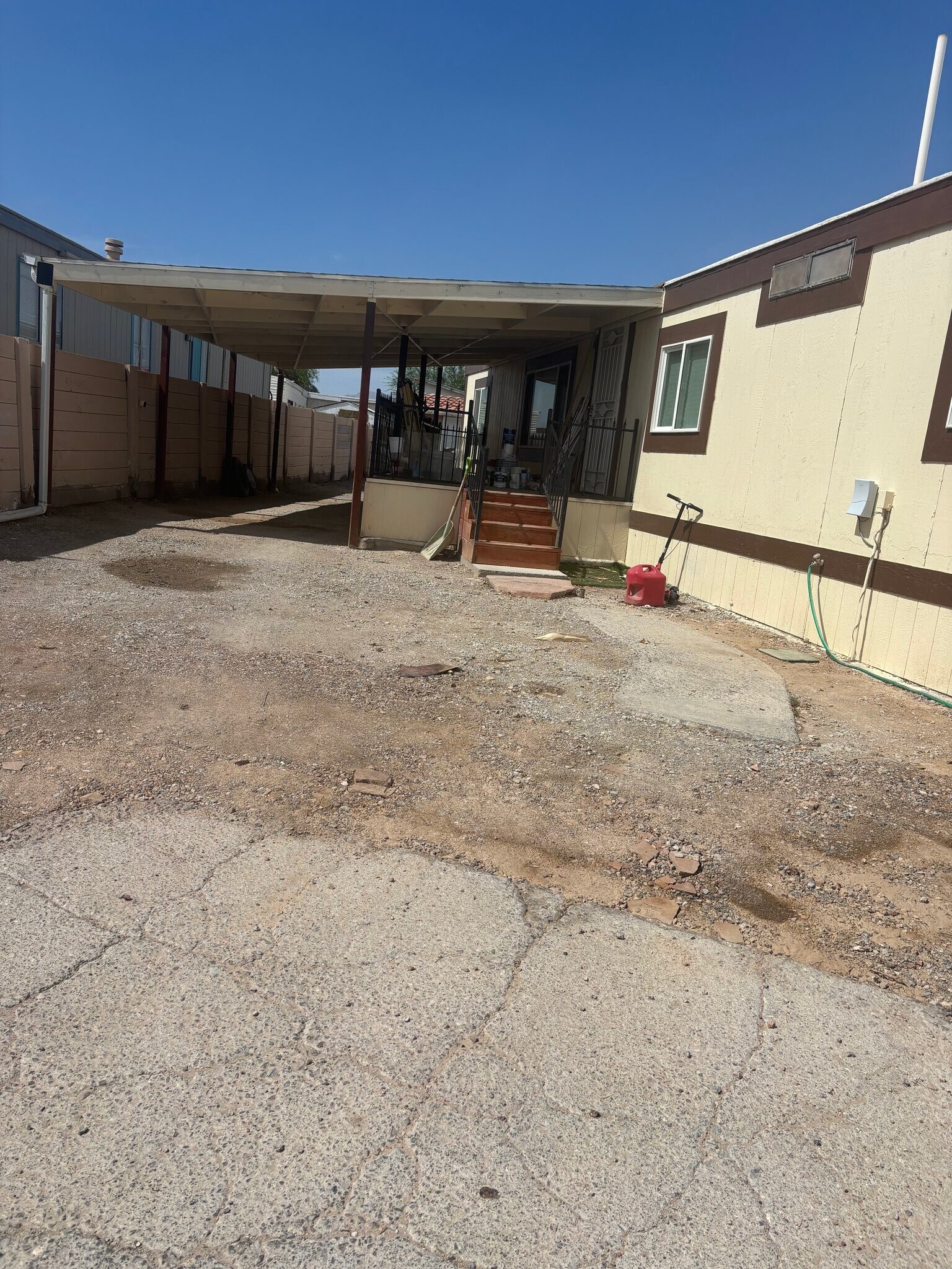 Building Photo - 3212 E Carey Ave