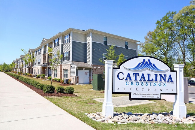 Building Photo - Catalina Crossing