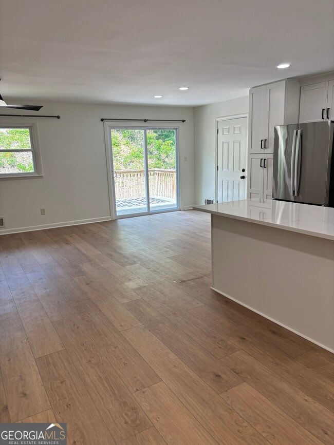 Building Photo - 126 Azalea Dr