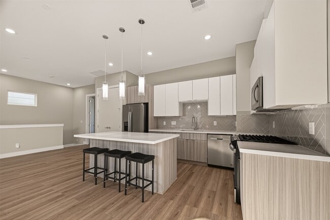 Building Photo - 778 Paul Quinn St