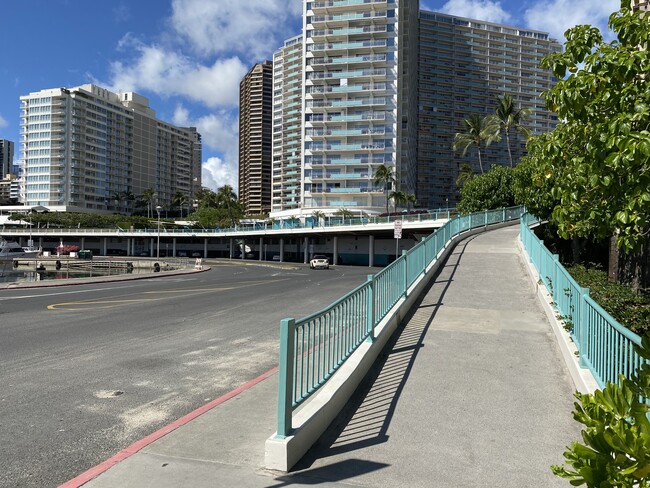 Just walk down the ramp to the beach - 1777 Ala Moana Blvd