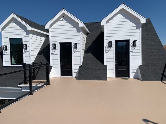 Building Photo - 14425 Hardtree Dr