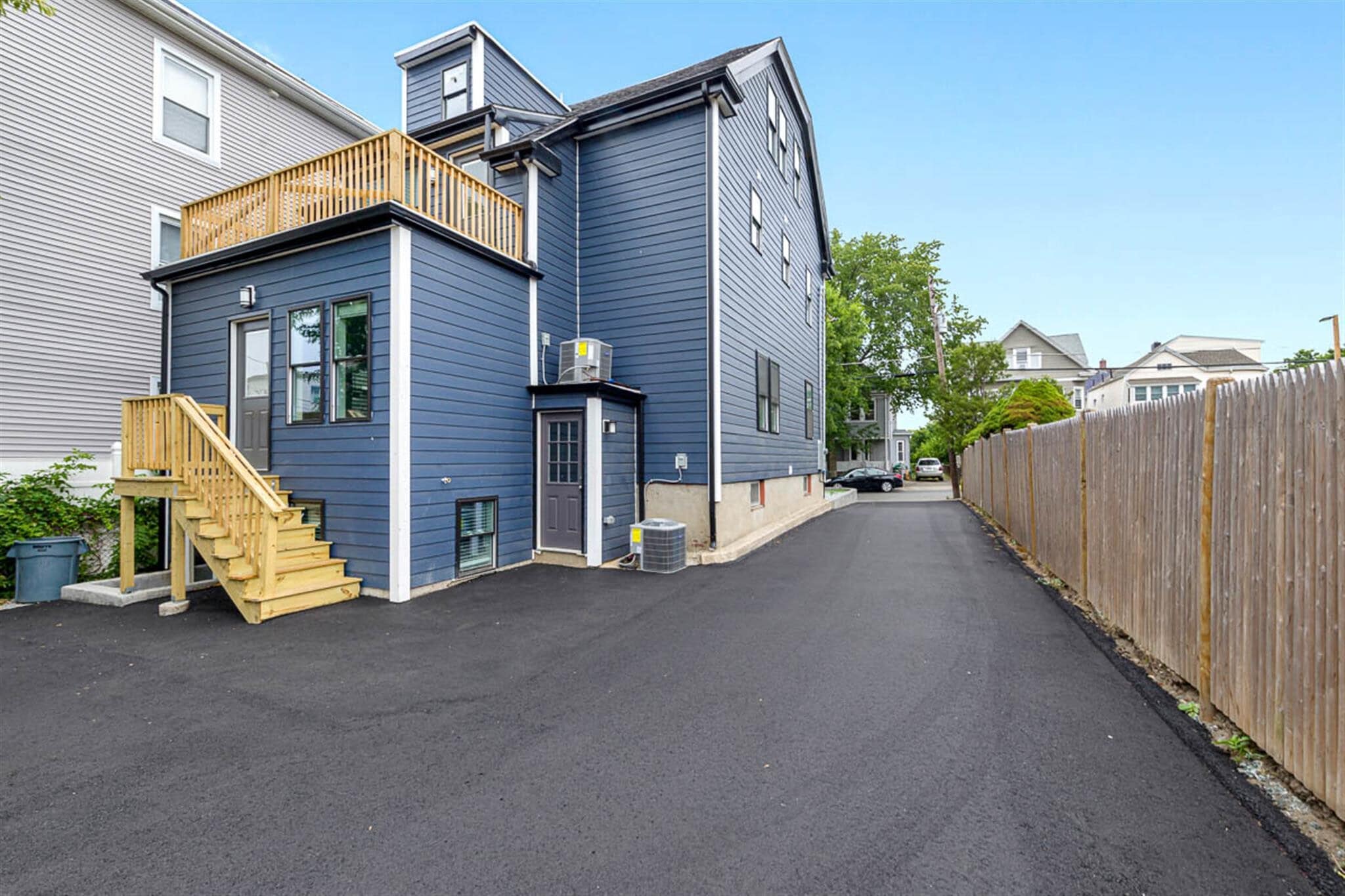 Building Photo - 75 Winchester St