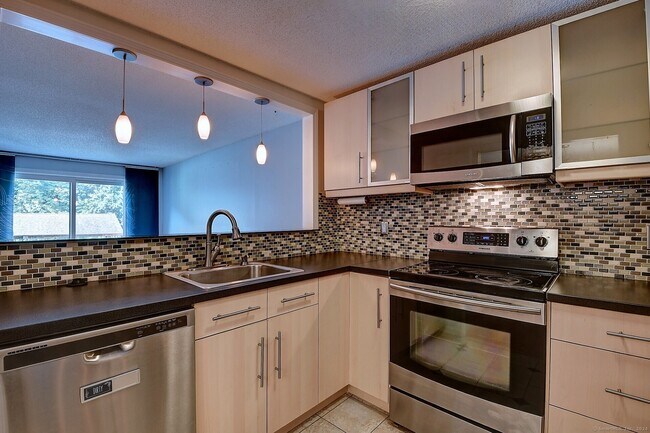 Building Photo - 28 Dutton Pl Way