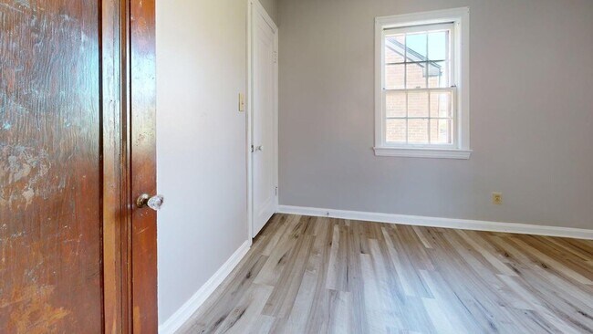 Building Photo - 1732 Spring Ave NE