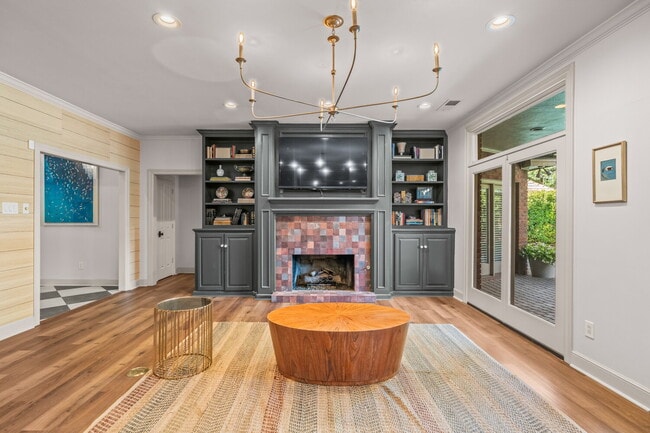 Building Photo - Luxury 5 Bed, 4.5 Bath, with Pool in Lakeridge!!!