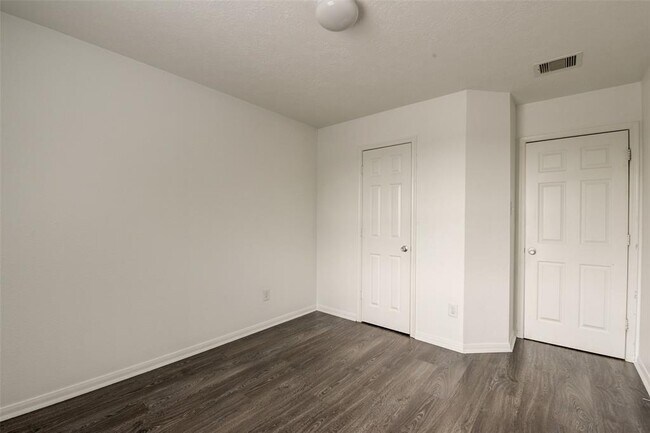 Building Photo - 834 Sweet Flower Dr