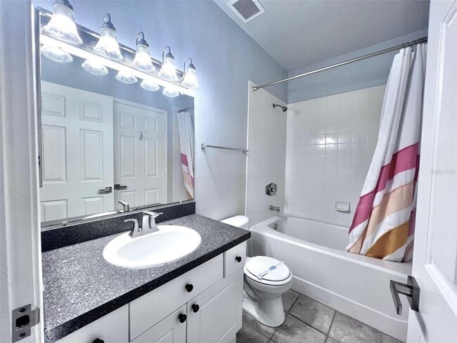 Building Photo - 2176 Portofino Pl