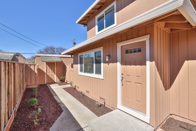 Building Photo - 1329 Essex Way