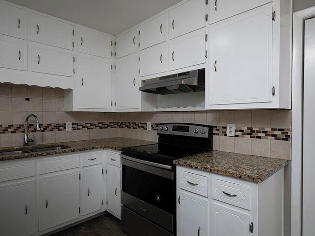 Building Photo - 581 Autumn Ln