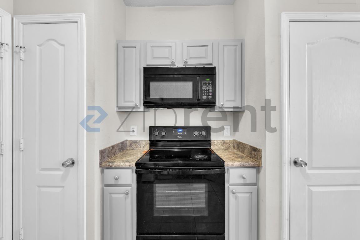 Building Photo - 17942 Villa Creek Dr