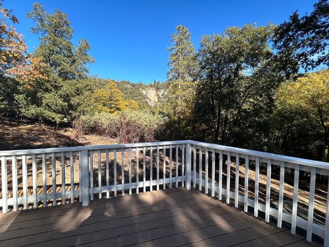 Building Photo - Welcome to Crystal Falls