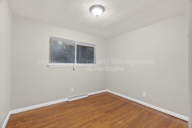 Building Photo - 2403 Gardner Dr