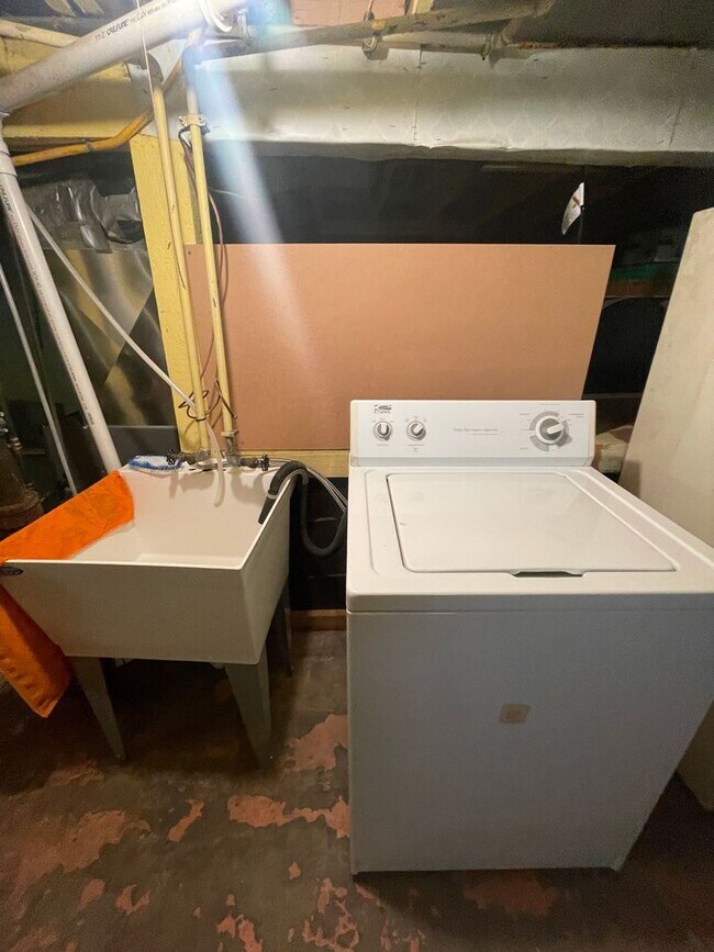 Building Photo - AVAILABLE NOW - 2 Bedroom, 1 Bath Brand ne...