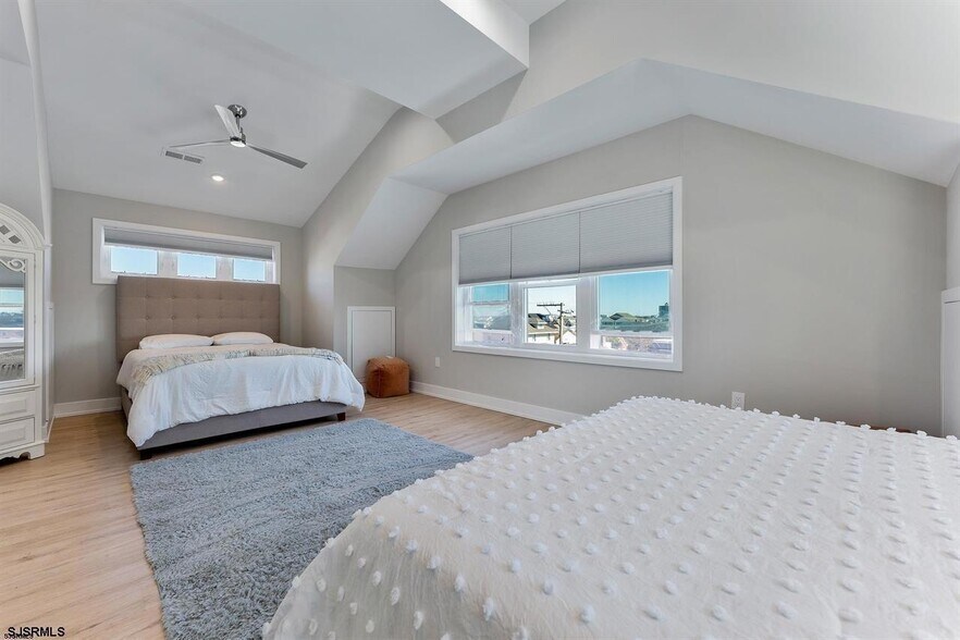 Building Photo - 21 N Wyoming Ave