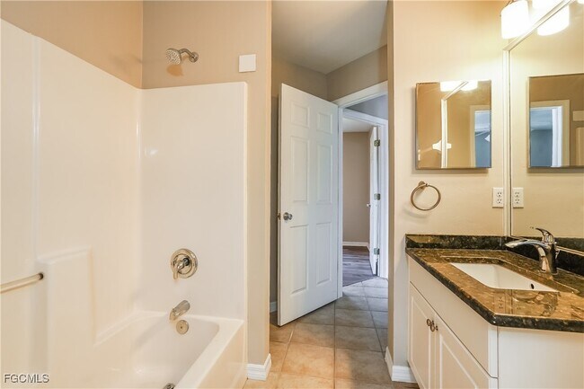 Building Photo - 1535 SE 42nd Terrace