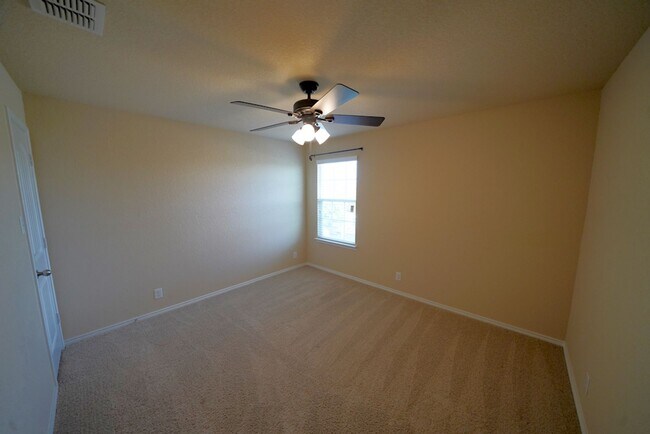 Building Photo - Gorgeous Selma Living with a Inground Pool! Realtor Commission: $625