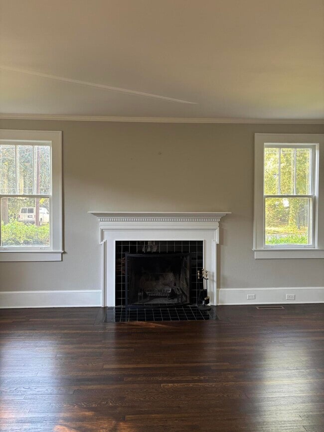 Building Photo - 41 W Charlotte Ave