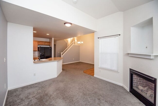 Building Photo - 4040 Plum Creek Dr