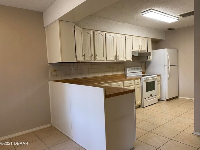 Building Photo - 420 Miriam Ave