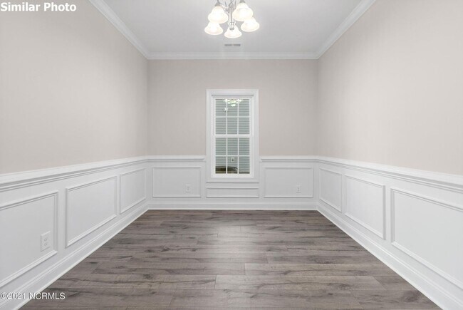 Building Photo - 4 Bedroom with flex space