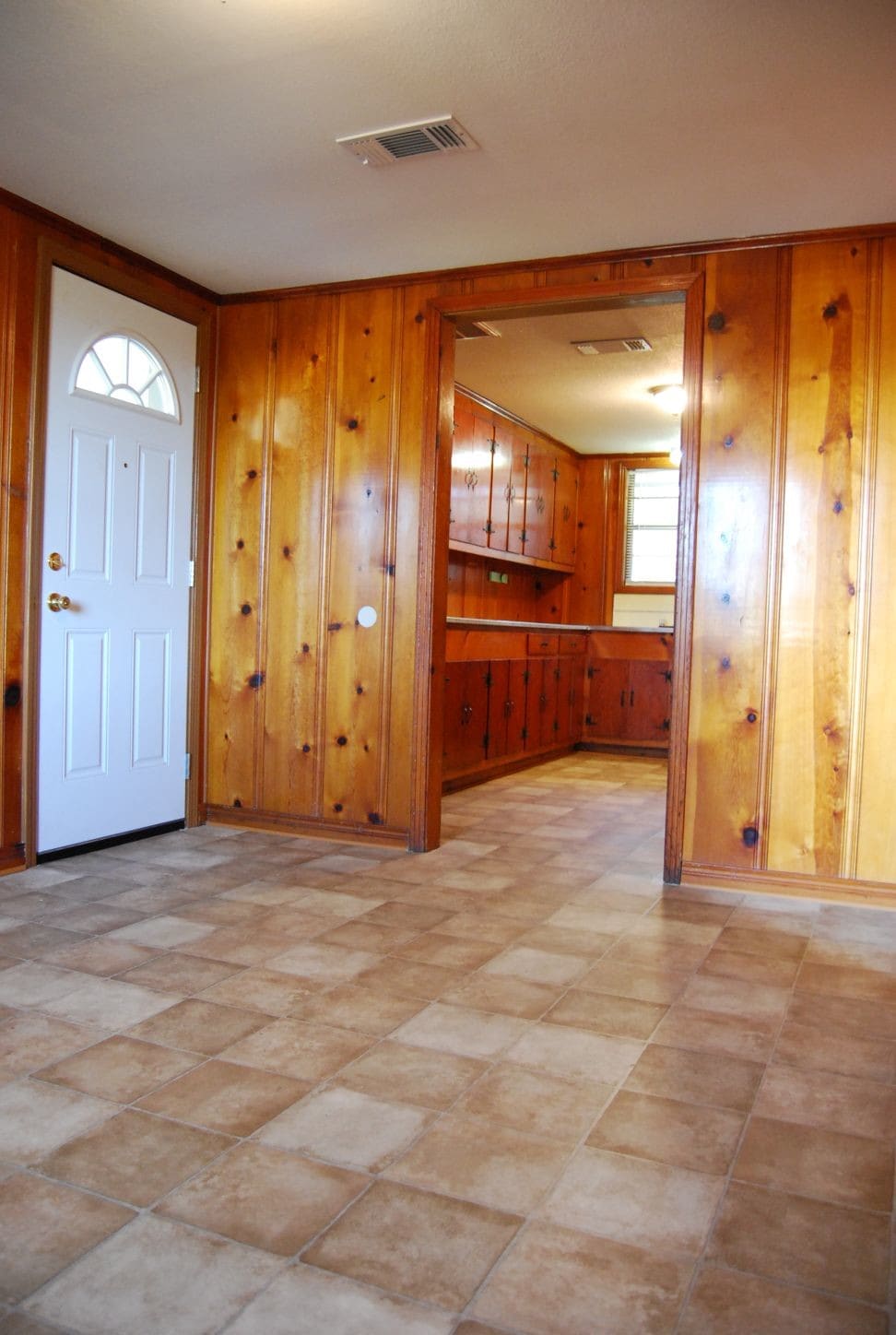Dining Room - 2128 MS-27